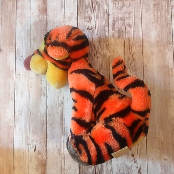 Vintage Tigger plush doll (j7) - Picture 3 of 6